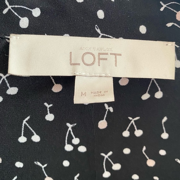 Women's LOFT Black Cherry Print Long Sleeve Peplum Blouse Size Medium - Picture 7 of 8